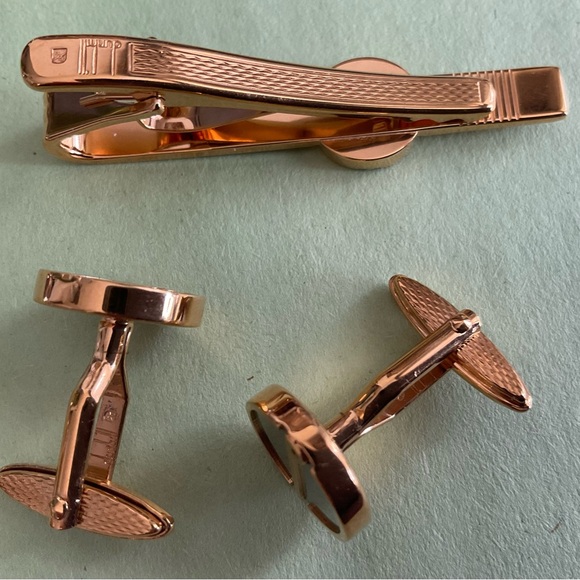 Vintage Dunhill Tie Clip and Cufflinks - Picture 2 of 3
